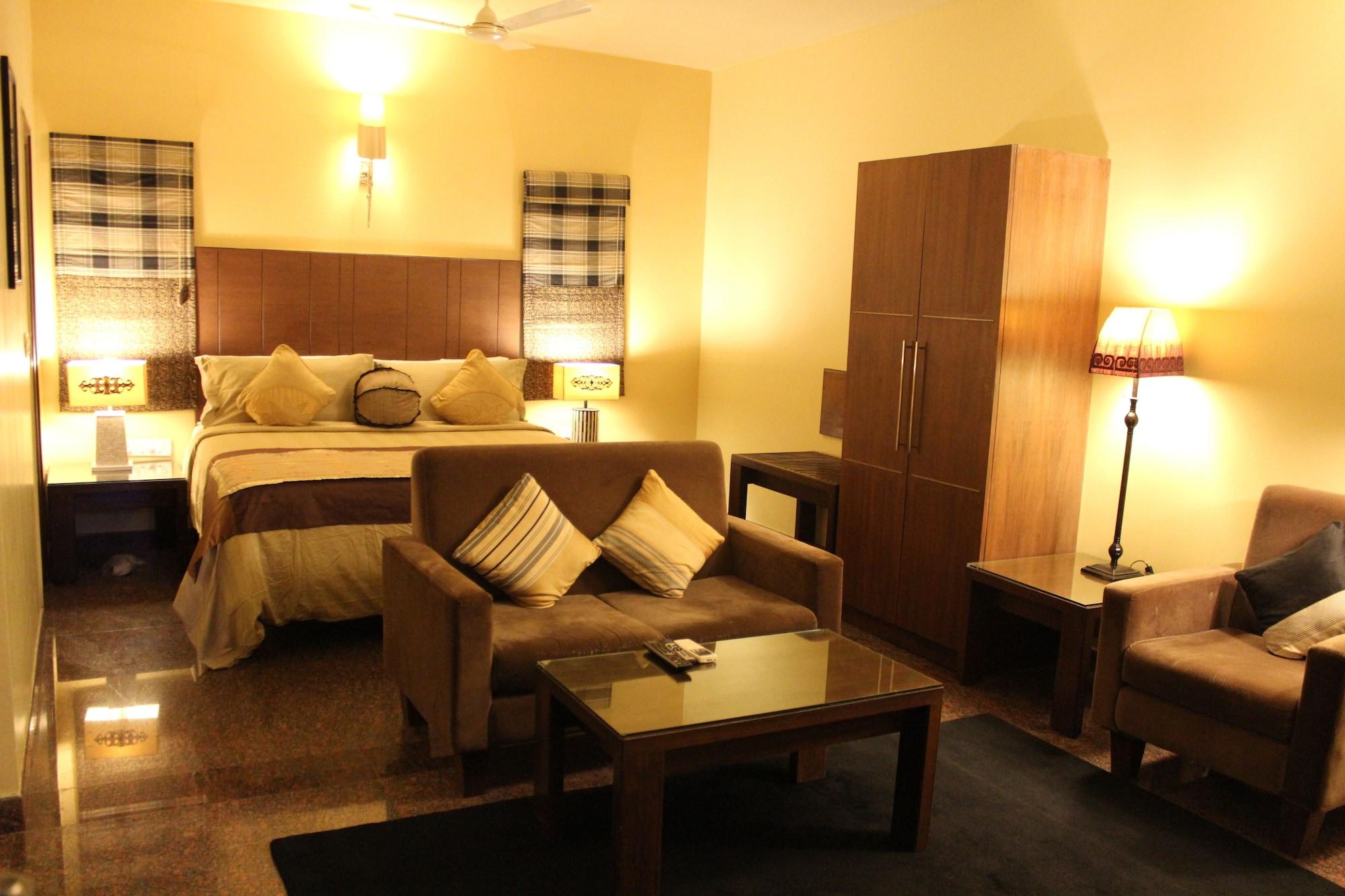 Justa Indiranagar Aparthotel Bangalore Room photo